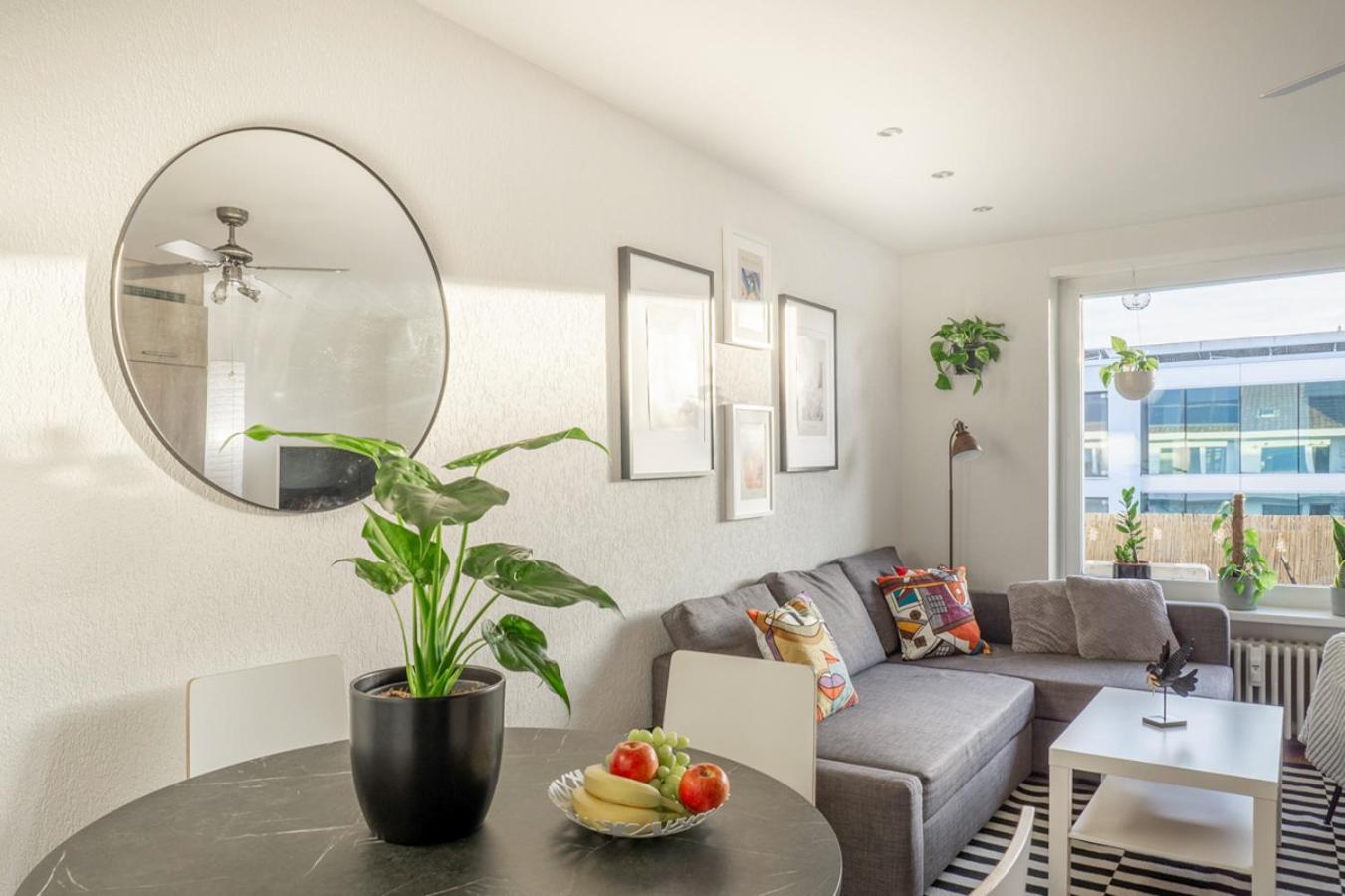 Special Picco Picasso Apartment Basel, Bahnhof Grossbasel 10-Star Екстериор снимка